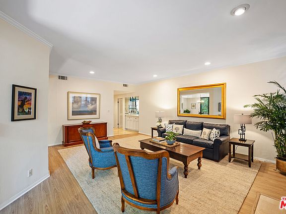 4th image of 1875 Kelton Ave APT 204
