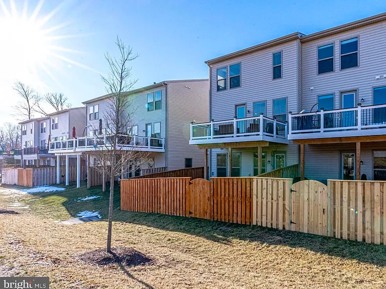 42440 Dogwood Glen Sq — Photo 46