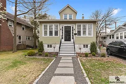 107 W Collings Ave #B
