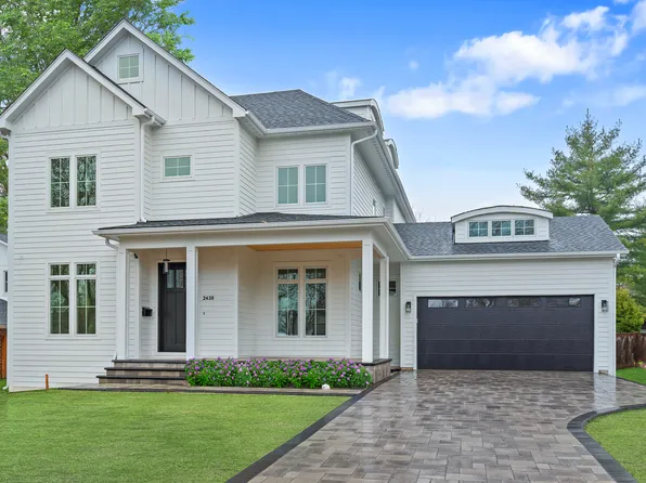 2438 Pomona Ln, Wilmette, IL 60091