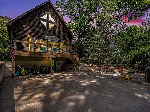 2nd image of 3361 Lakeshore Dr
