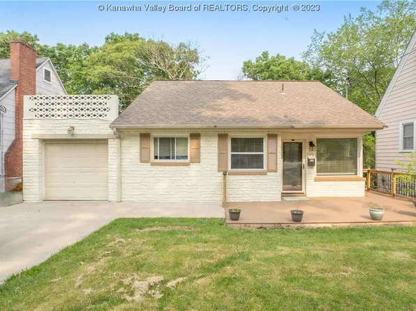 616 Montrose Dr, South Charleston, WV 25303