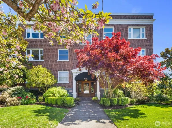 1902 Bigelow Avenue N #304, Seattle, WA 98109