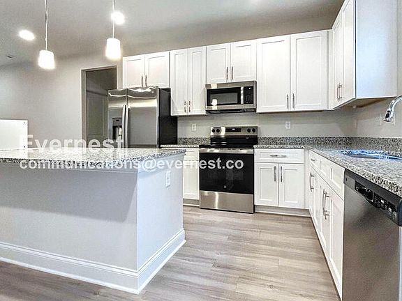 4th image of 1410 W Austin St