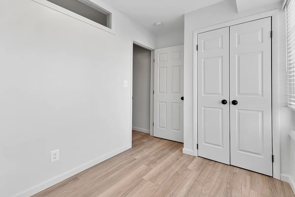 3 bed, 870 sqft, $1,925 — Photo 3