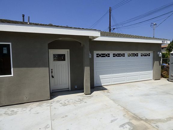 2nd image of 907 Del Valle Ave