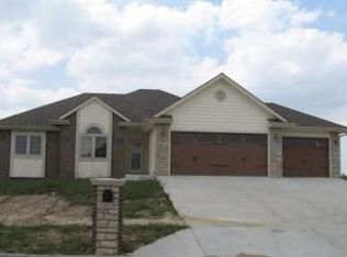 2214 Sunset Rdg, Salina, KS 67401