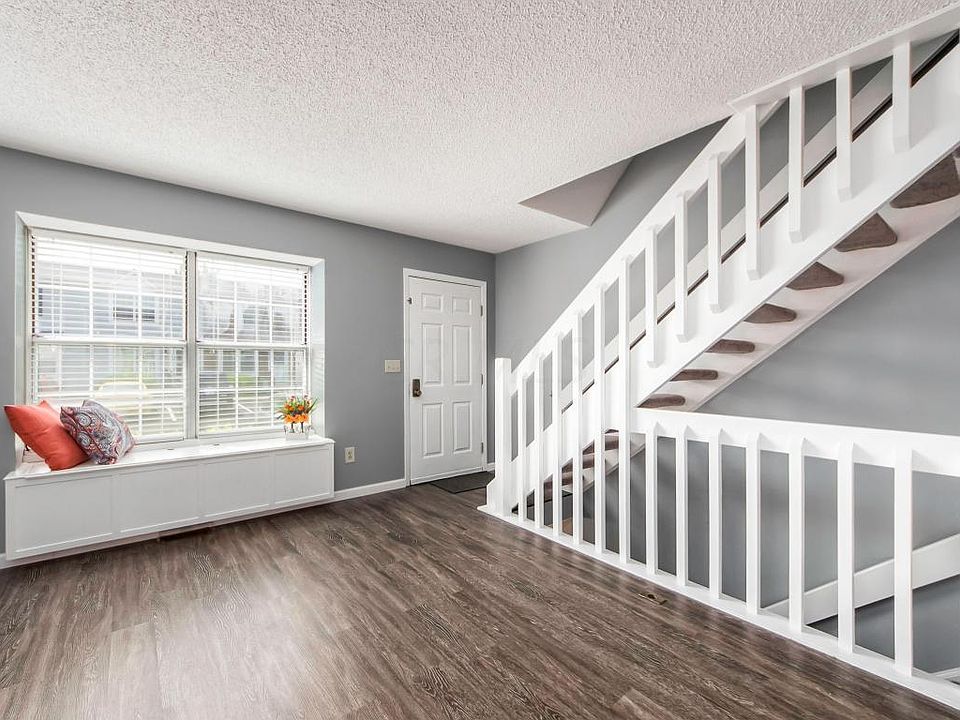 1st image of 5051 Stoneybrook Blvd