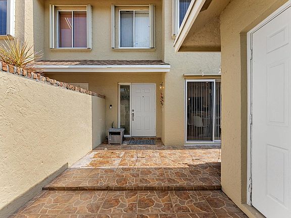 4th image of 1103 Maplewood Drive