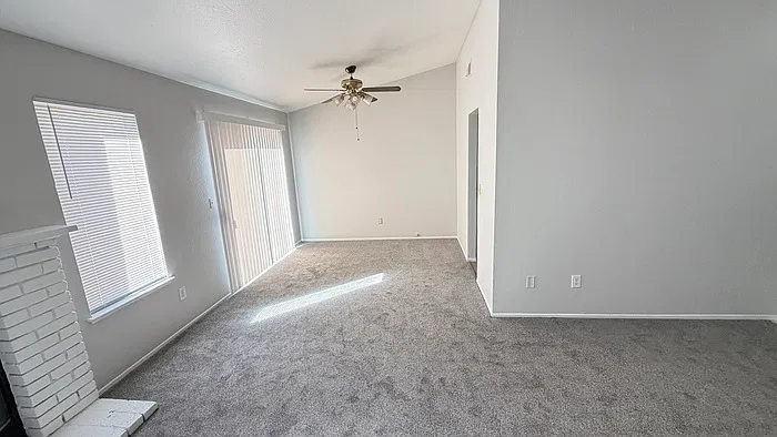 3 bed, 2.0 bath, 1165 sqft, $2,500 — Photo 4