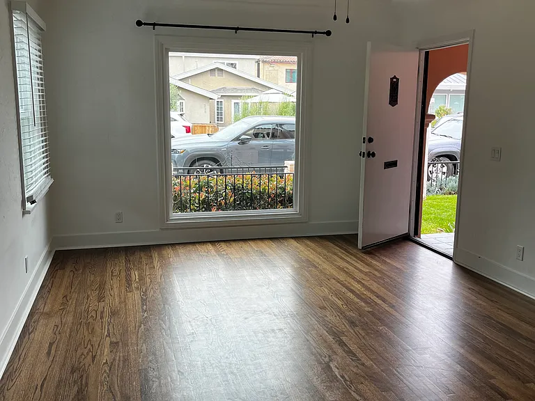 224 Covina Ave #224 — Photo 2