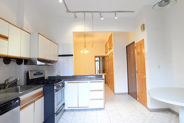 Rented by Residents Team | media 36