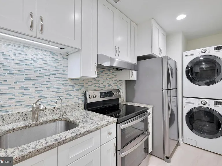 5804 Inman Park Cir #390 — Photo 10