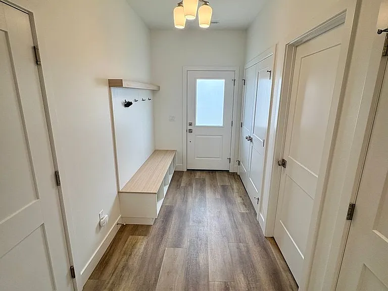 4605 Twisted Pine Dr — Photo 3