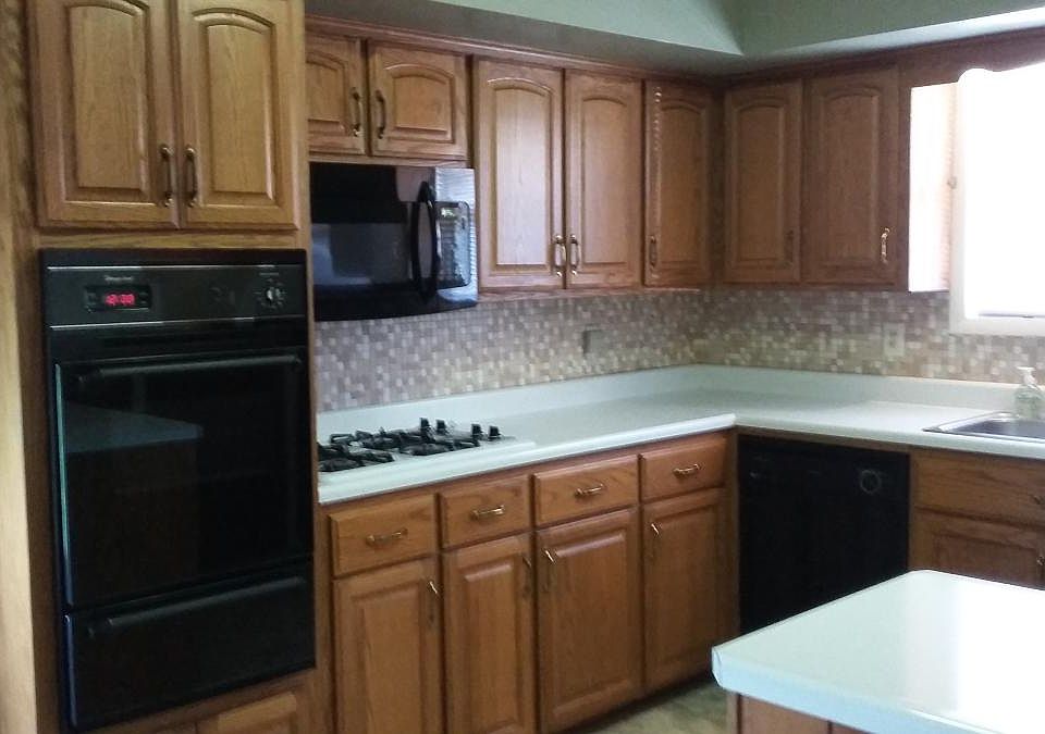 kitchen --oven wall-- gas stove-- microwave