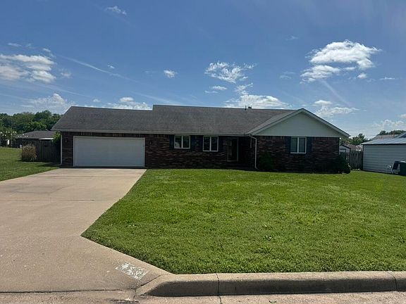 2nd image of 417 Schulz Avenue