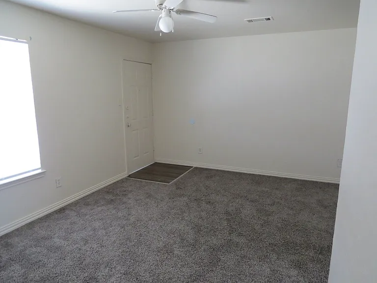 1602 Benttree Dr #D — Photo 3