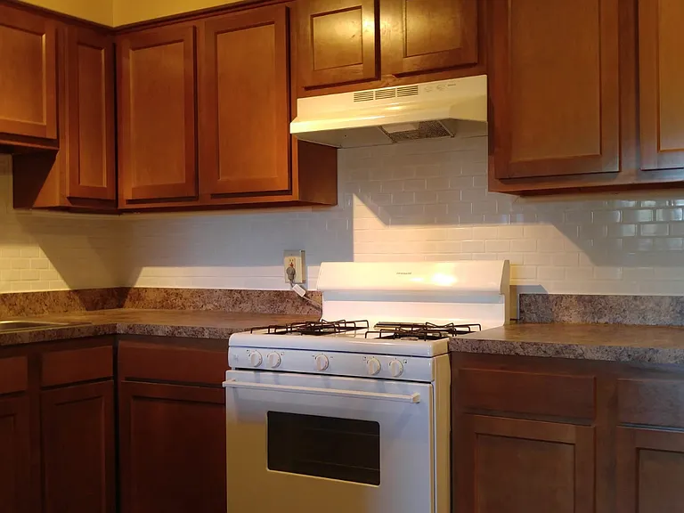 Huntington Woods Apartments — Photo 3