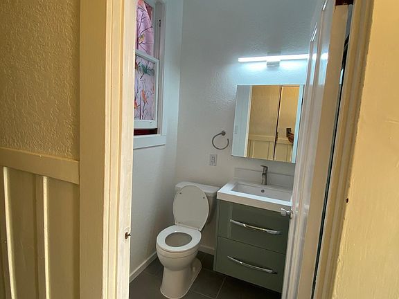 5th image of 1721 Folsom St #A