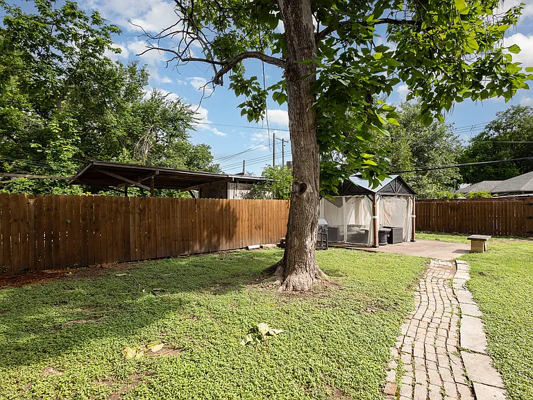 1230 Kings Hwy #3 — Photo 14