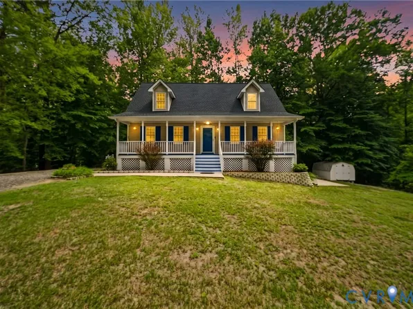 26498 Country Club Ln, Ruther Glen, VA 22546