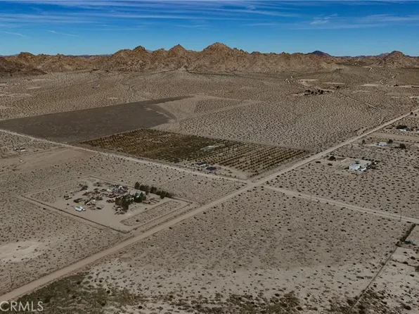 784 Rabbit Springs Rd, Lucerne Valley, CA 92356