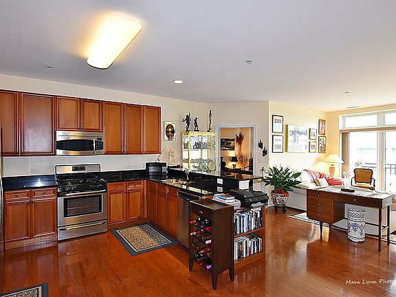 4th image of 140 S River St Unit 304