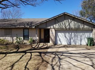 2302 Avonhill Dr, Arlington, TX 76015