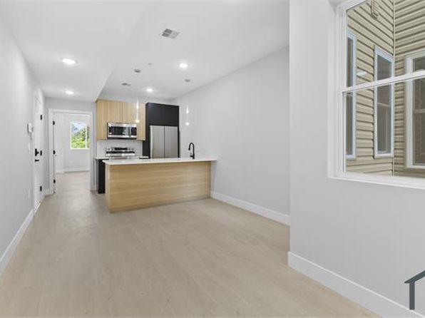 715 N Brooklyn St #2