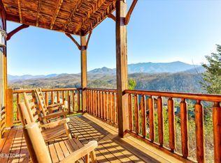 794 Park Vista Way, Gatlinburg, TN 37738