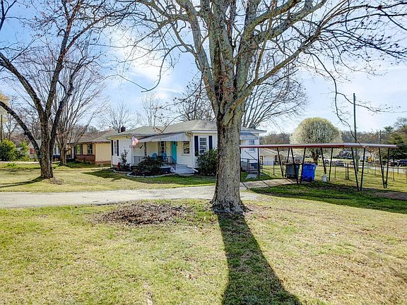 5th image of 207 Rainbow Dr
