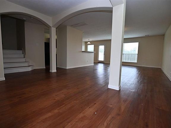 3rd image of 15431 Bammel Oaks Ct