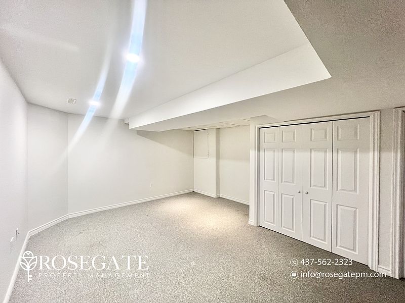 London Townhouse for rent - 3 Bedrooms — photo 12