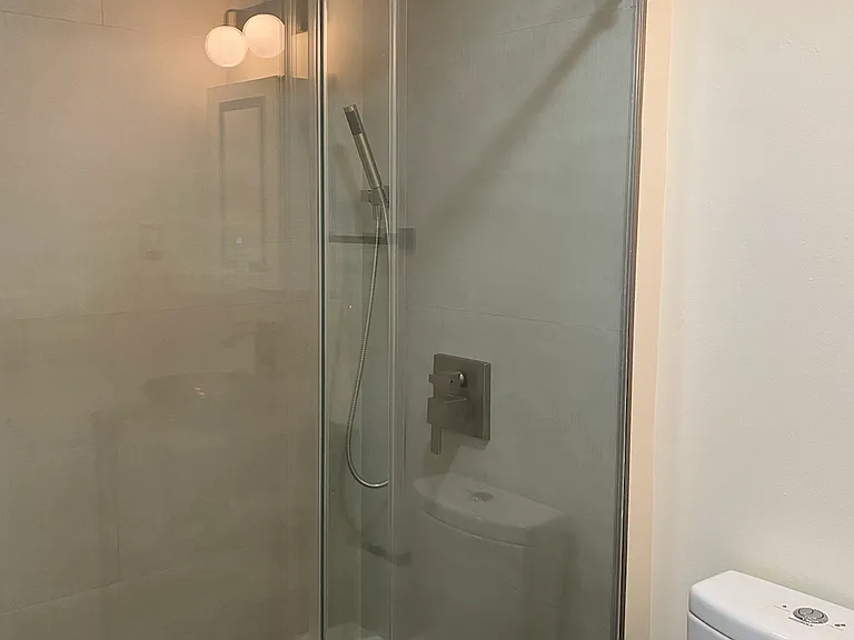 220-230 W Broadway #410 — Photo 16