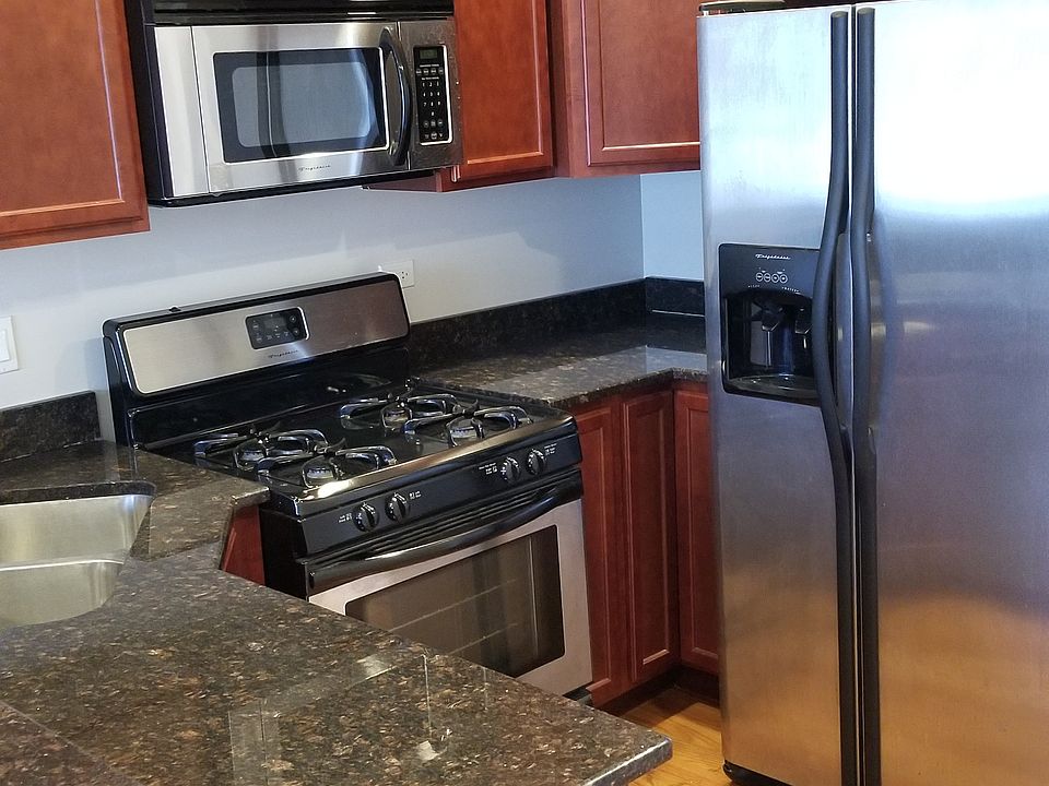 1st image of 1939 W Granville Ave #3