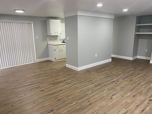 5th image of 2804 W Sitka St