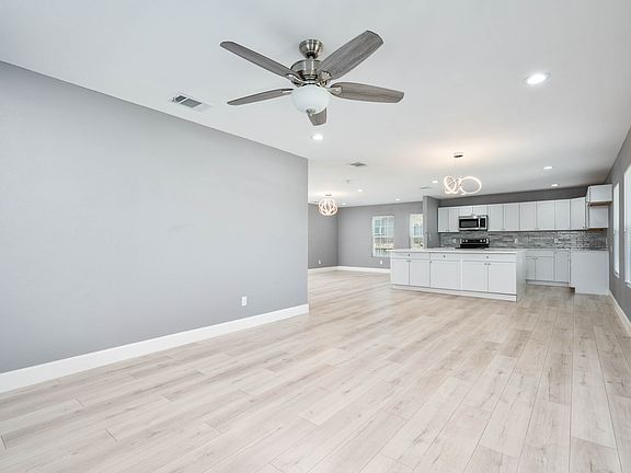 5th image of 1030 Keats St