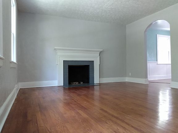2nd image of 818 Hundley St