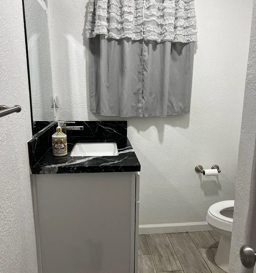 4 bed, 1117 sqft, $2,100 — Photo 1