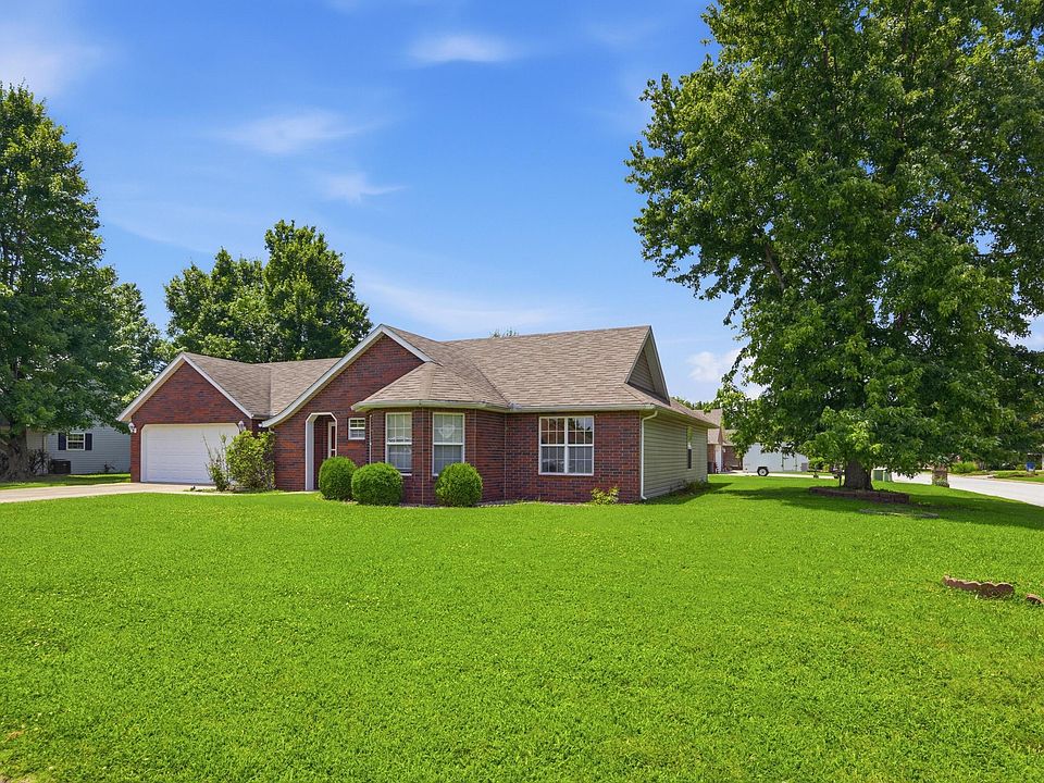1st image of 1004 Greenbrook Drive