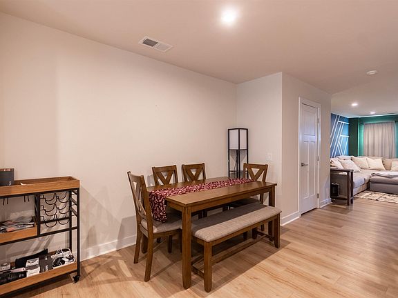 5th image of 902 Leyburn Ln