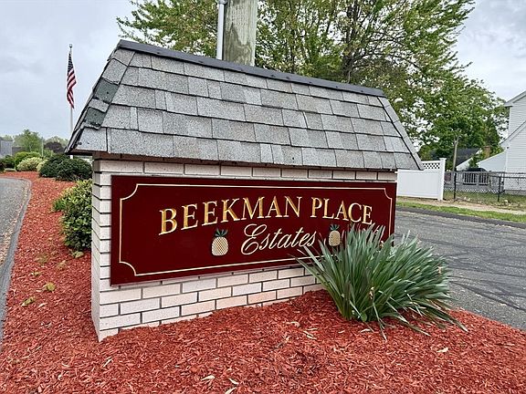 2nd image of 58 Beekman Dr Unit 58