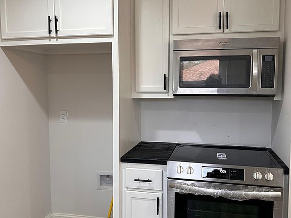 New stove and Microwave