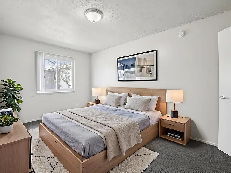 Autumn Lake Apartments — Photo 4