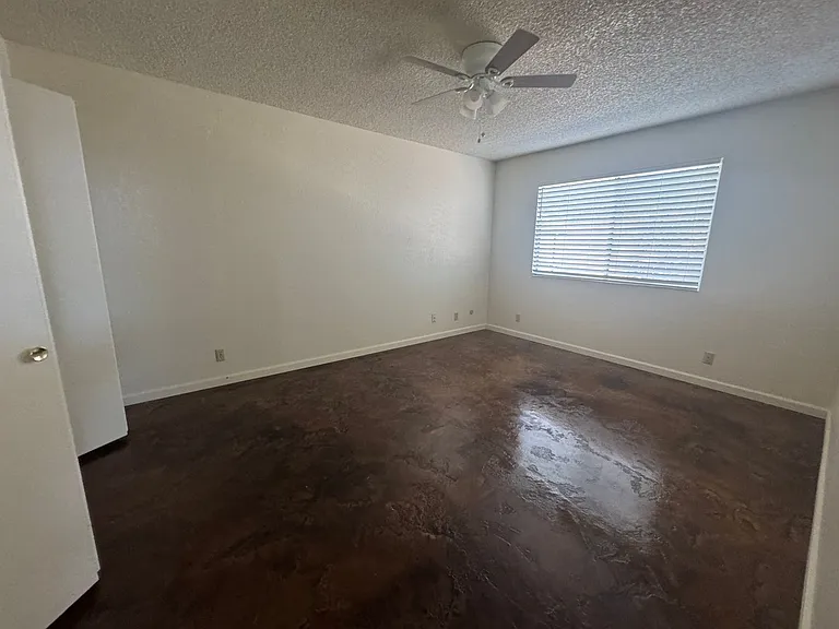 6305 Marchant Ave — Photo 7