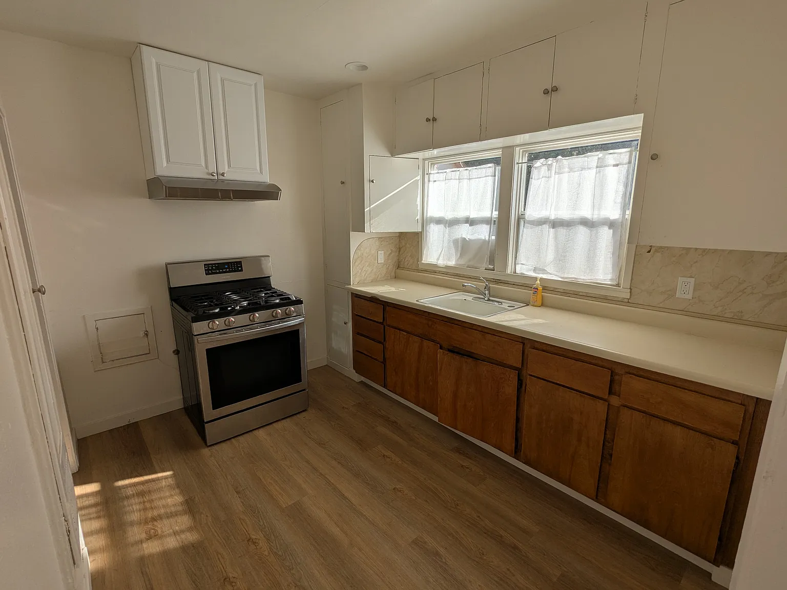2 bed, $1,895 — Photo 4