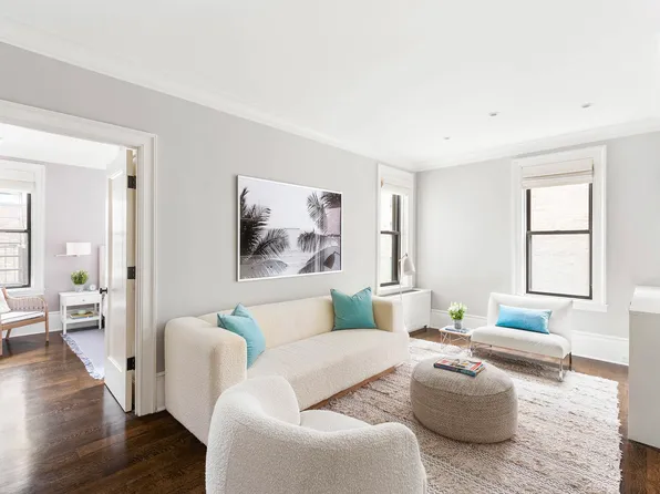 1361 Madison Avenue 6G image 2 of 9