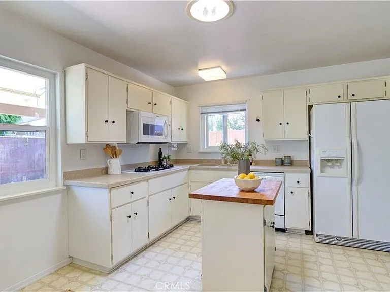 Spacious Kitchen