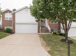 16 Hill Ridge Ct, Saint Charles, MO 63303