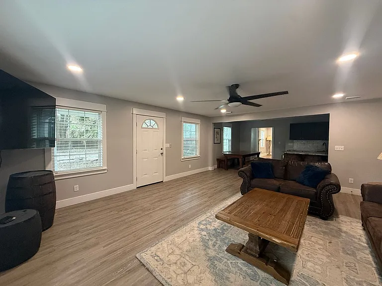 116 Burnett Rd — Photo 41